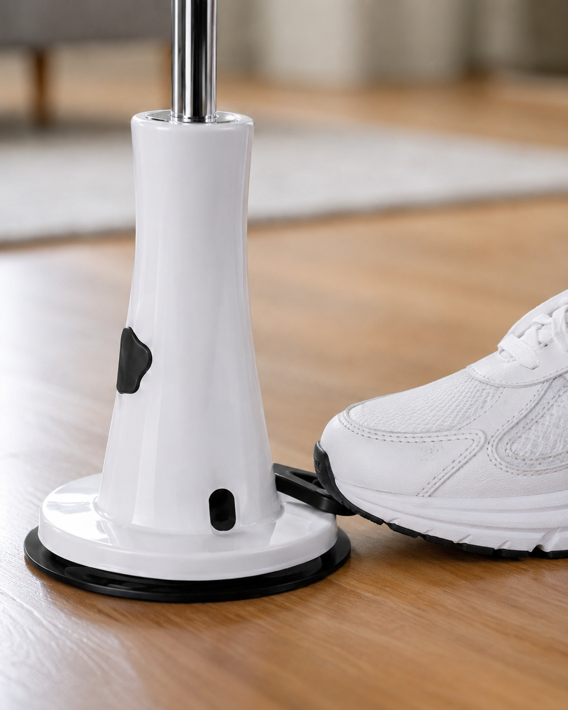 Close-up: foot pedal lock